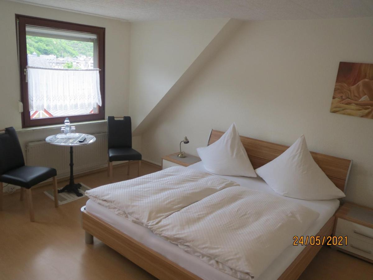 Hotel Und Gaestehaus Gute Quelle Кохем Екстериор снимка
