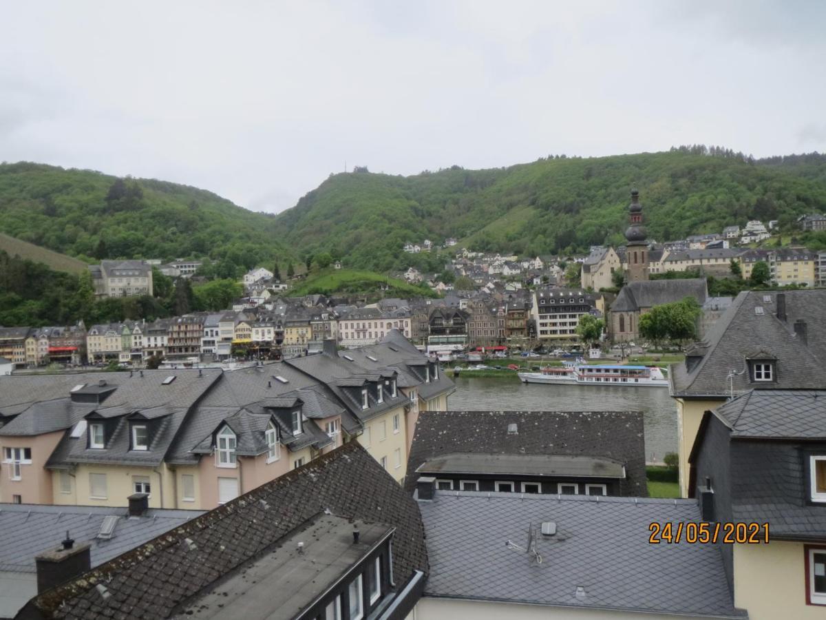 Hotel Und Gaestehaus Gute Quelle Кохем Екстериор снимка