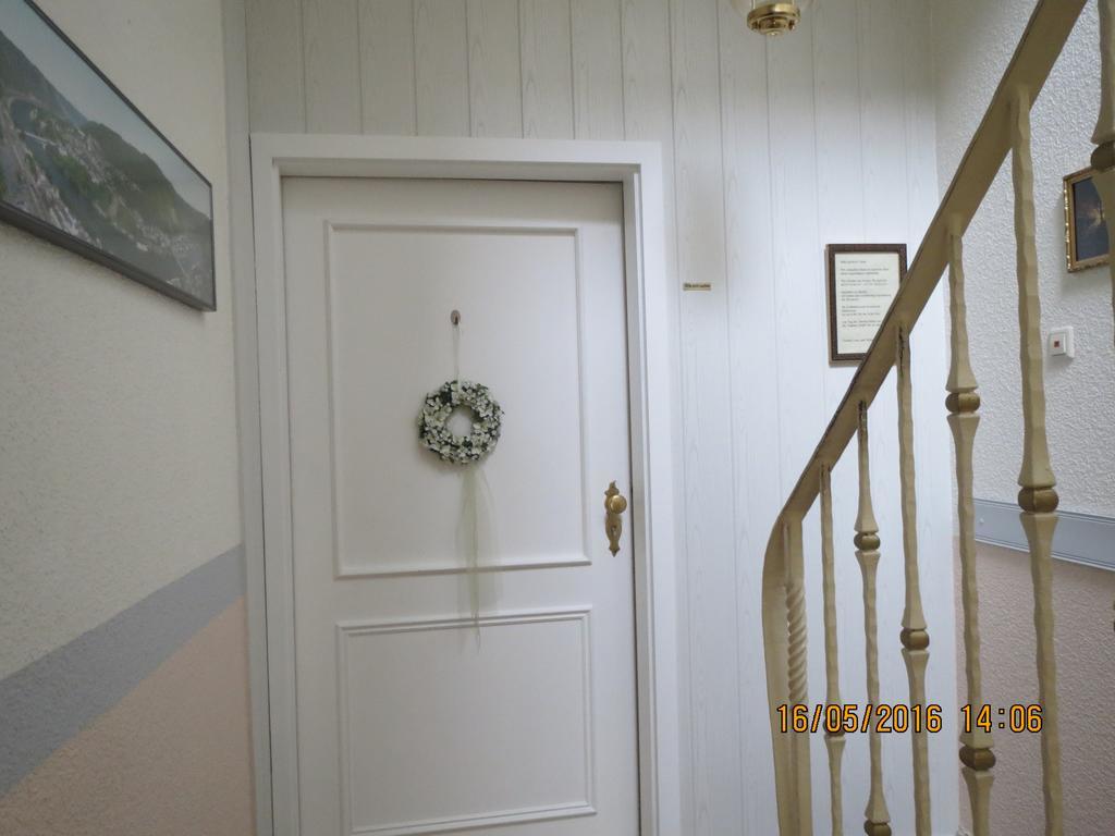 Hotel Und Gaestehaus Gute Quelle Кохем Екстериор снимка
